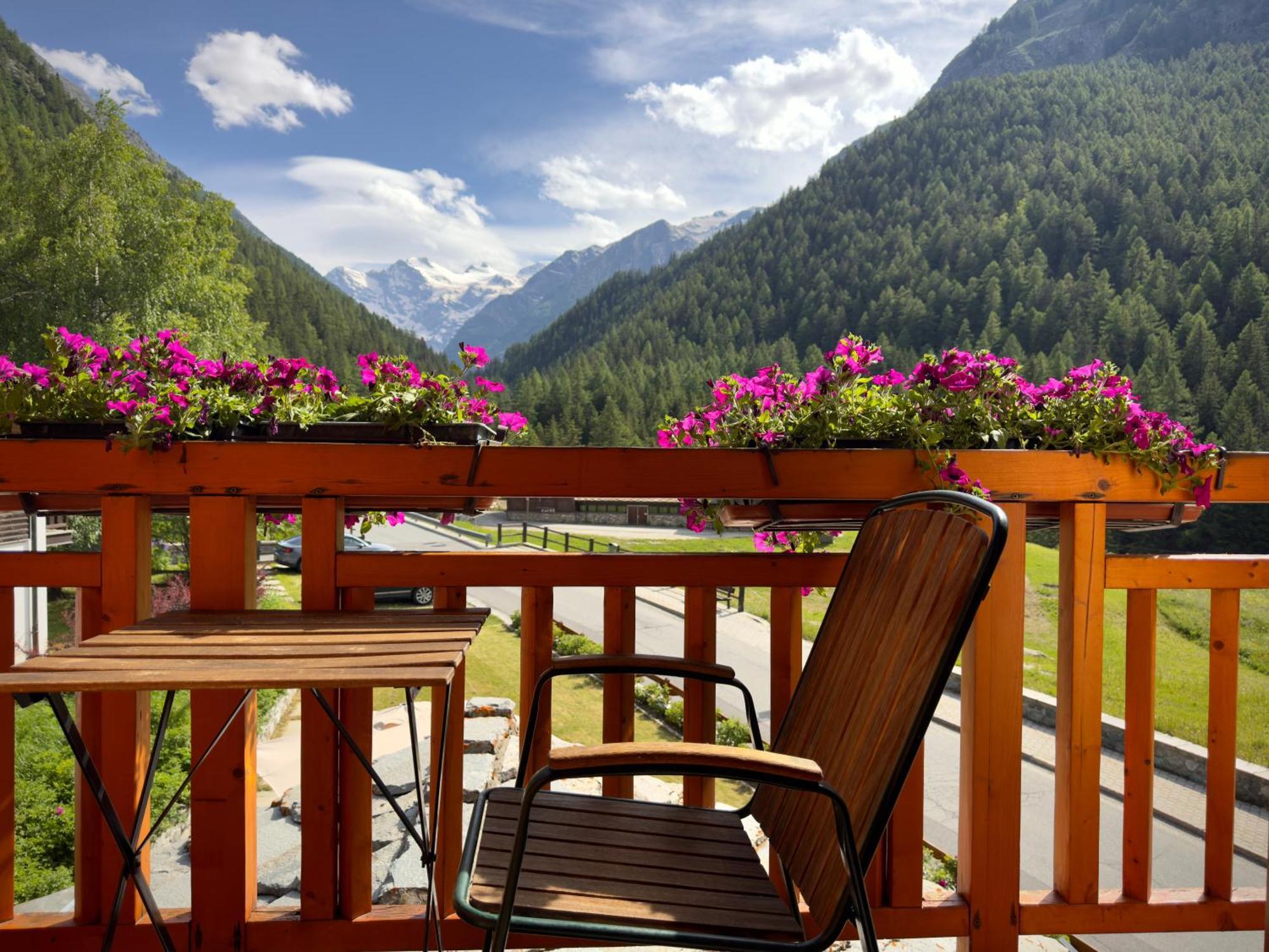 Hotel Le Bouquet - Adults Only Cogne Buitenkant foto
