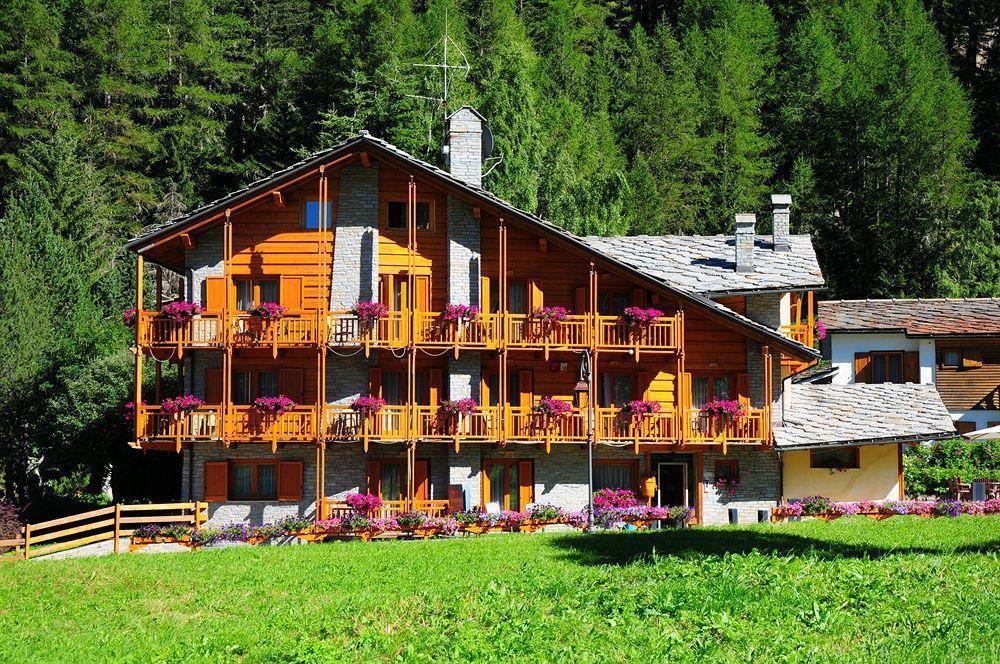 Hotel Le Bouquet - Adults Only Cogne Buitenkant foto