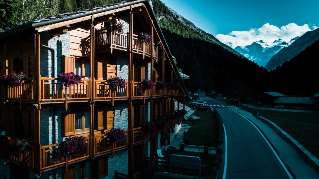 Hotel Le Bouquet - Adults Only Cogne Buitenkant foto