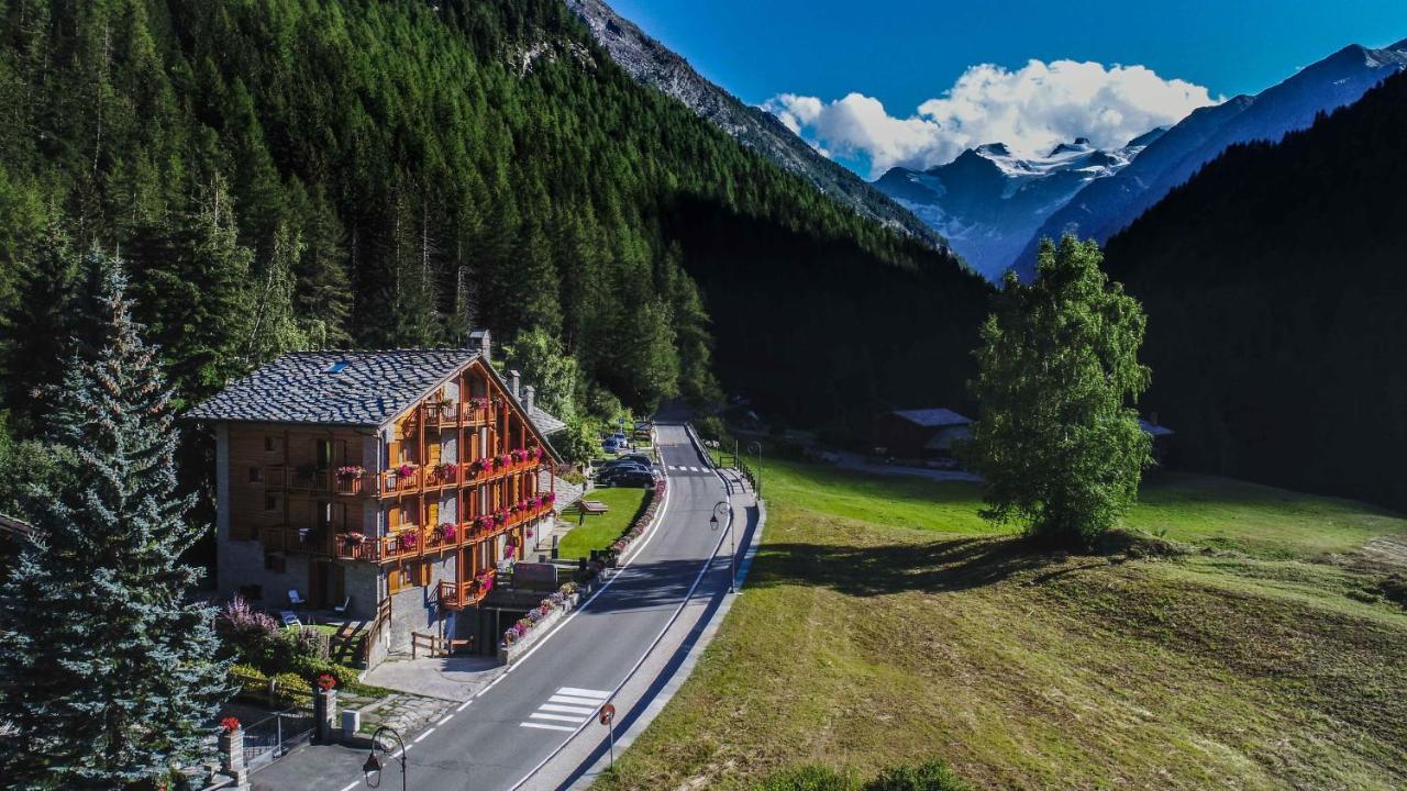 Hotel Le Bouquet - Adults Only Cogne Buitenkant foto